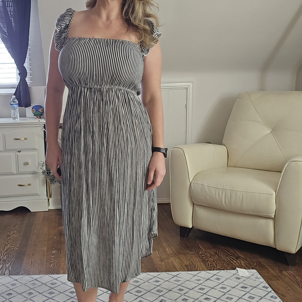 Amuse Society Striped Midi Dress | Ruffle Shoulder | Black & White | Size M